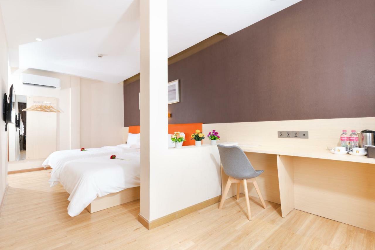7 Days Premium Hotel Phnom Penh Exterior foto