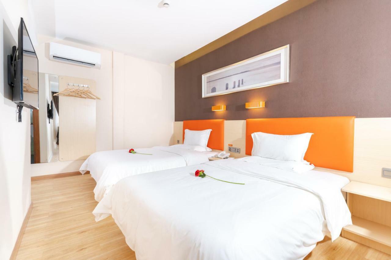 7 Days Premium Hotel Phnom Penh Exterior foto