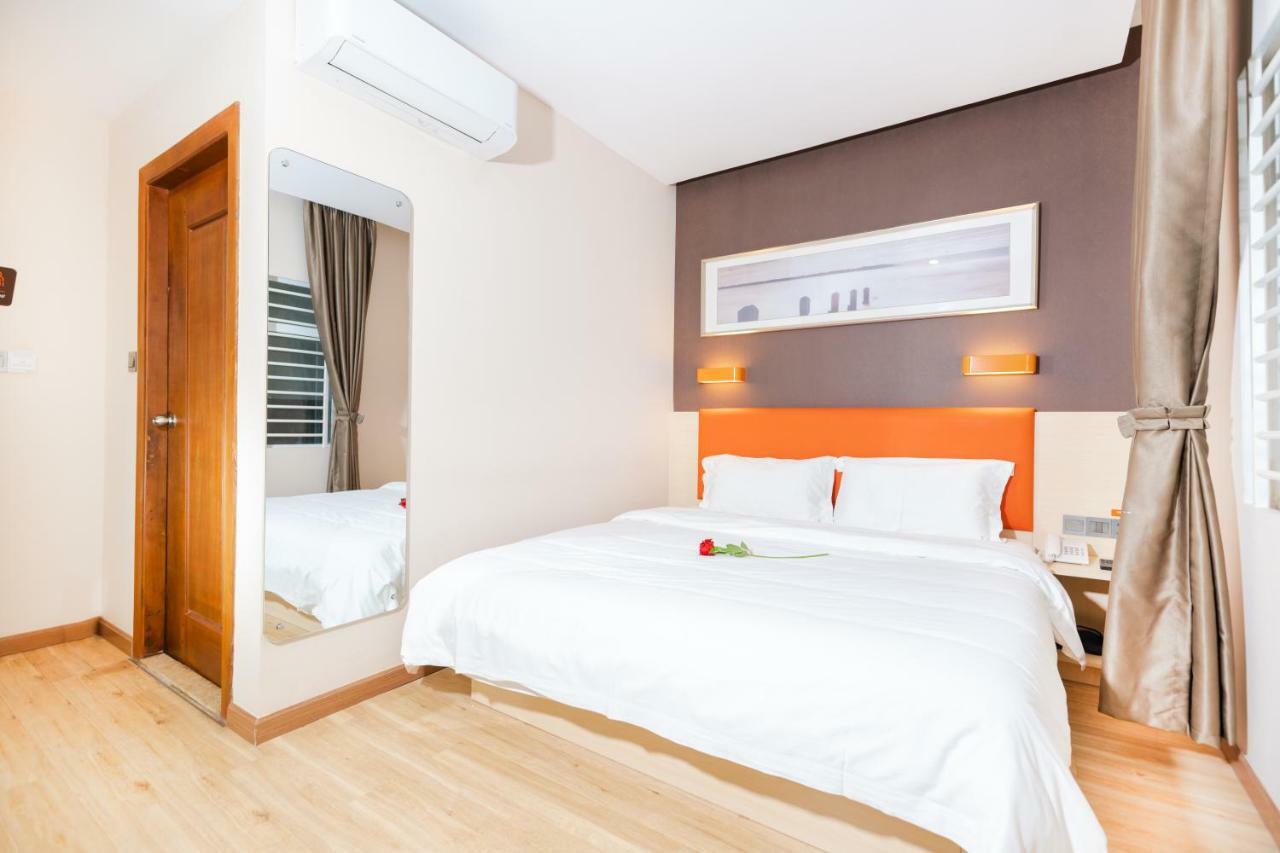 7 Days Premium Hotel Phnom Penh Exterior foto